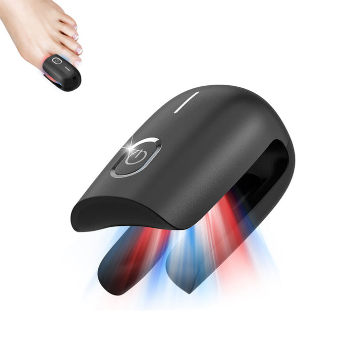 Dispositivo láser recargable para hongos en uñas. Muestra puerto de carga USB. Terapia de salud podal.