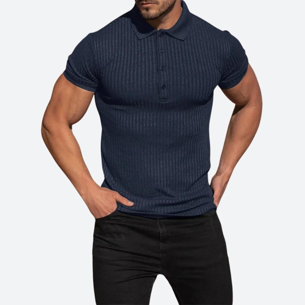 Polo entallado de hombre, color vivo. Manga corta de algodón transpirable, estilo moderno y casual.
