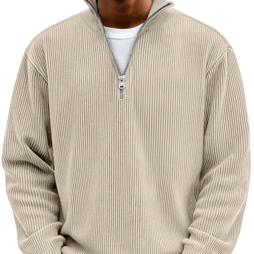 Suéter masculino acanalado y cálido con media cremallera, ideal para un look casual de invierno.