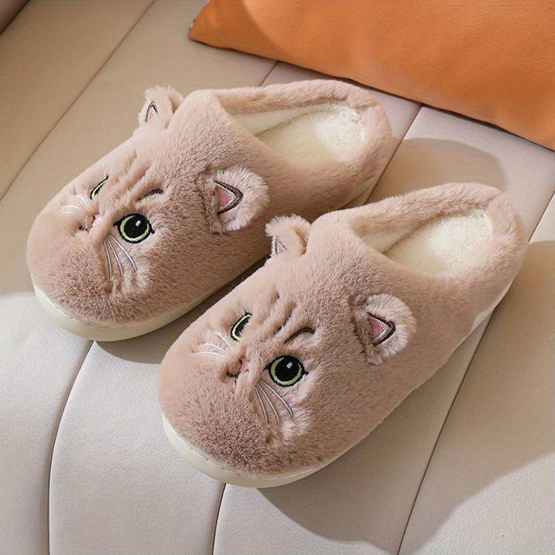 Confort invernal para mujer: zapatillas de casa de gato, suaves, cálidas y con un diseño encantador.