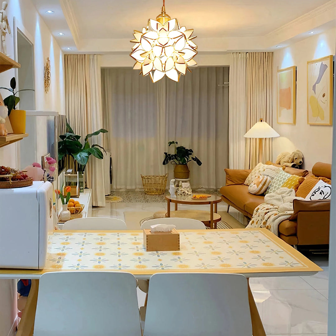 Lámpara colgante capiz, luz natural, latón. Iluminación y decoración moderna para el hogar.