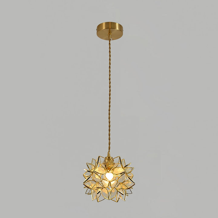Lámpara colgante de capiz AuroraCapiz, iluminación natural y artesanal para un hogar acogedor.