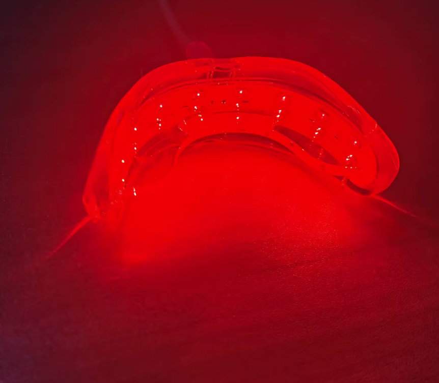 Mejora tu salud bucal con este dispositivo de terapia de luz roja oral. Para encías sanas y bienestar.