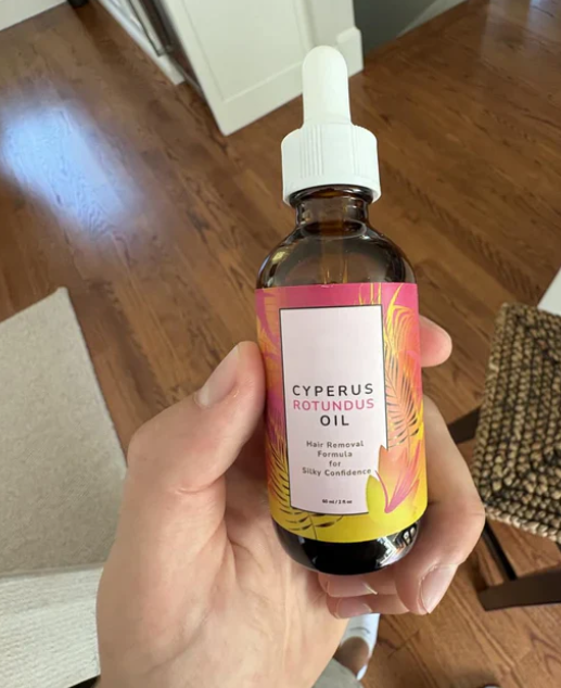 Aceite post-depilación natural con Cyperus Rotundus, jojoba y rosa mosqueta para piel sensible.