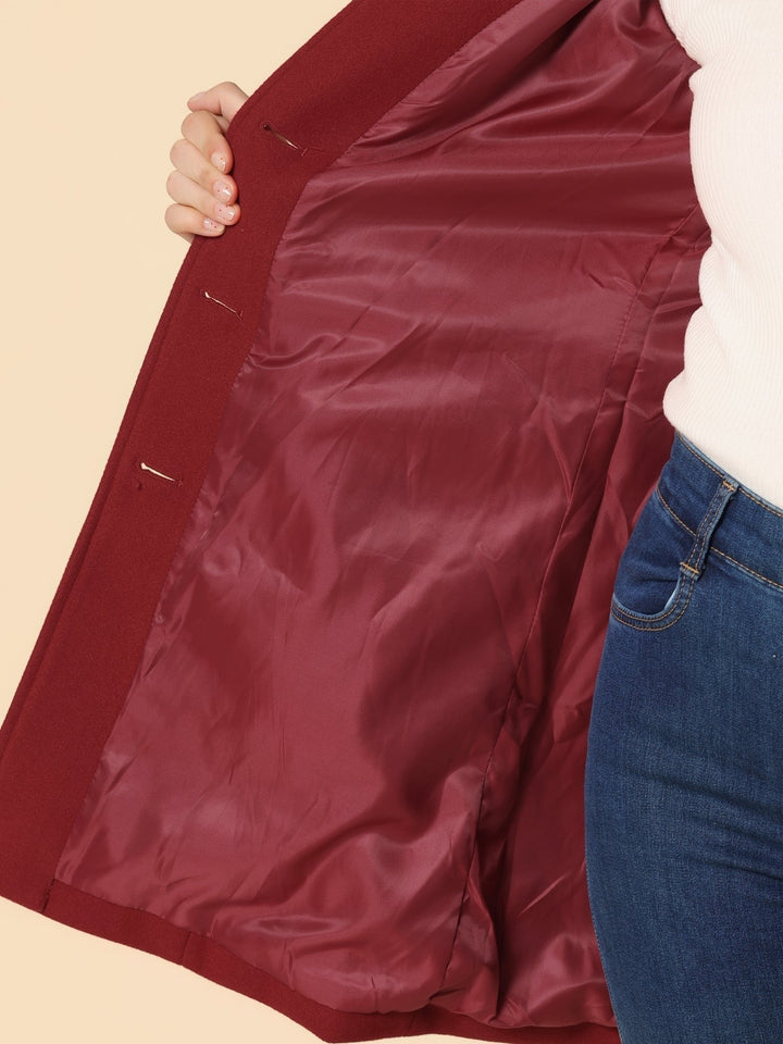 Moda femenina: abrigo largo con cuello solapa, botones, manga larga, ideal para un estilo elegante diario.