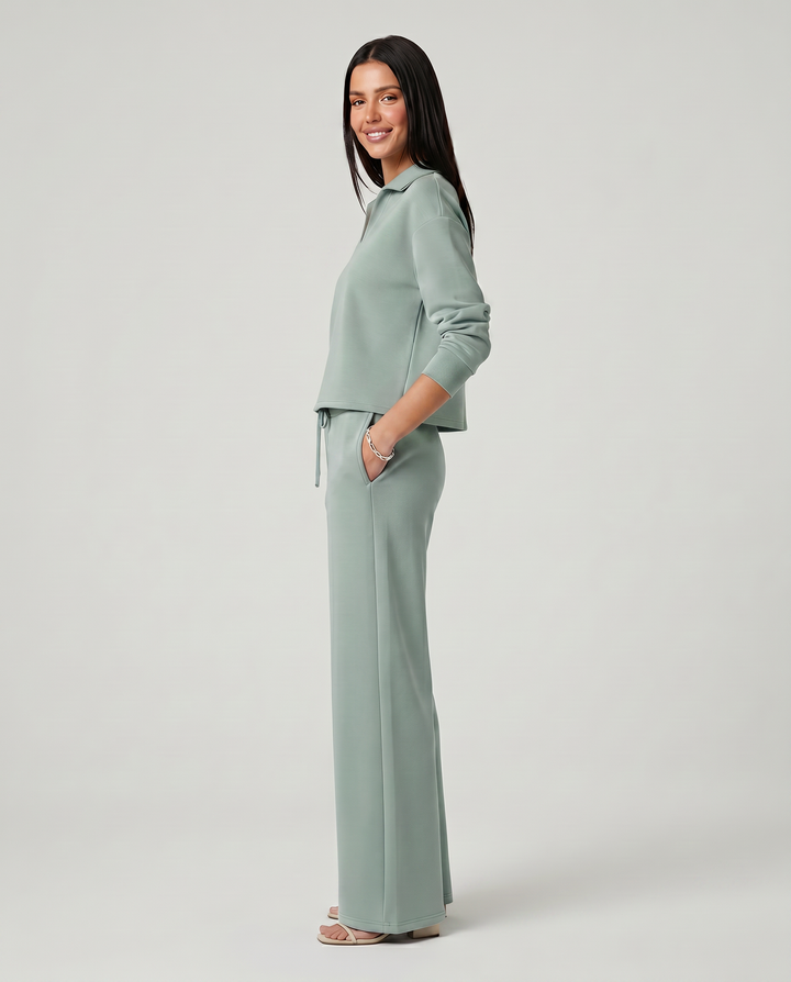 Conjunto de punto relajante para mujer, cuello V y pantalón ancho. Comodidad y estilo para tu tiempo libre.