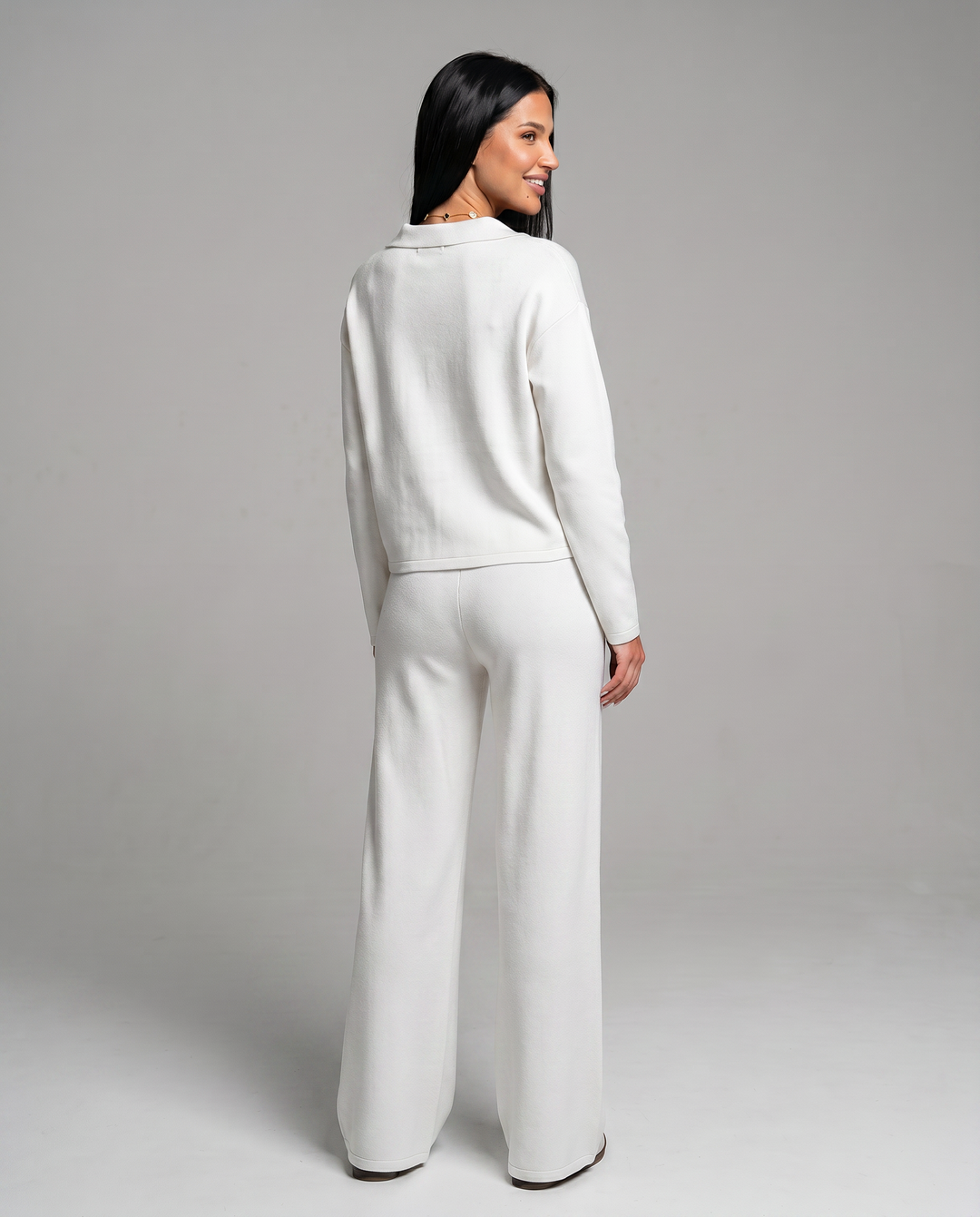 Conjunto de punto versátil para mujer (otoño, invierno, primavera). Cuello V y pantalón ancho.
