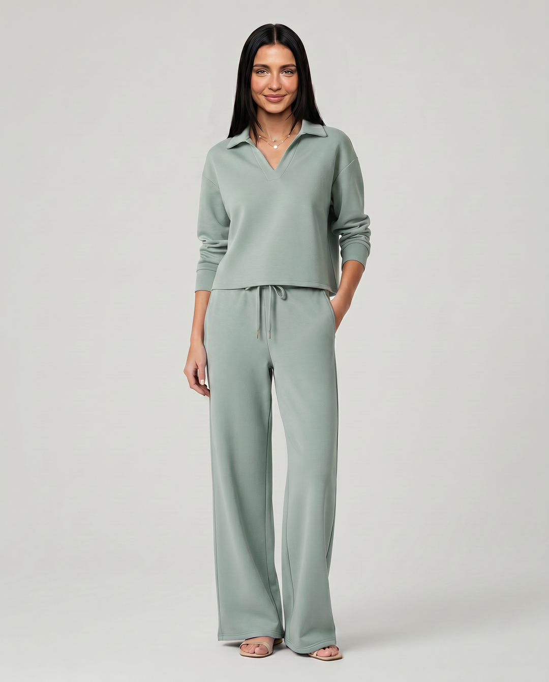 Conjunto de punto suave y cómodo para mujer, cuello V y pantalón ancho. Perfecto para relajación en casa.