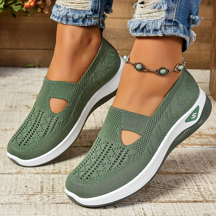 Calzado slip-on Carmen de mujer, diseño calado de punto. Zapatillas transpirables para comodidad diaria.