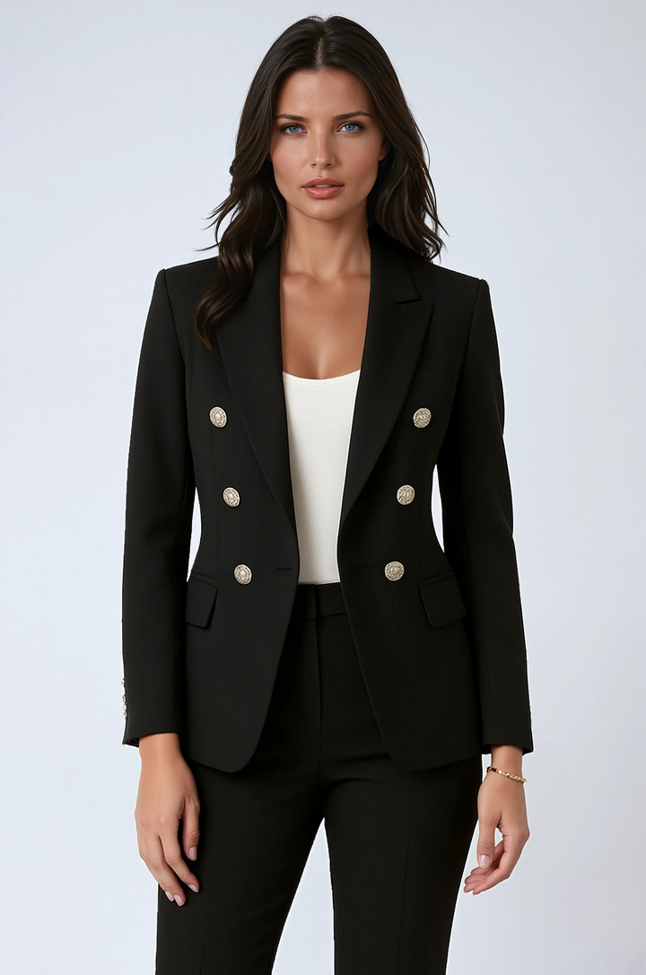 Conjunto de blazer y pantalón negro para mujer. Estilo profesional, ideal para eventos y ropa formal ejecutiva.