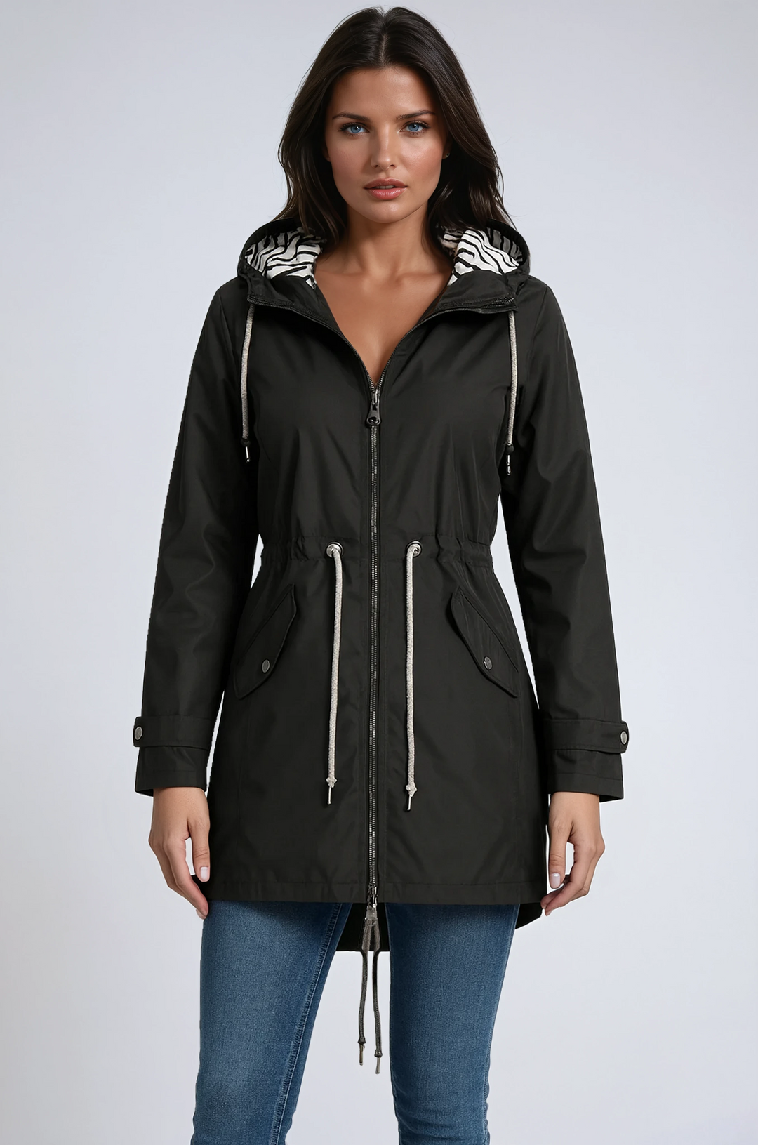 Chaqueta parka impermeable de mujer, ideal para lluvia y viento. Capucha ajustable, estilo casual y ligera para entretiempo.