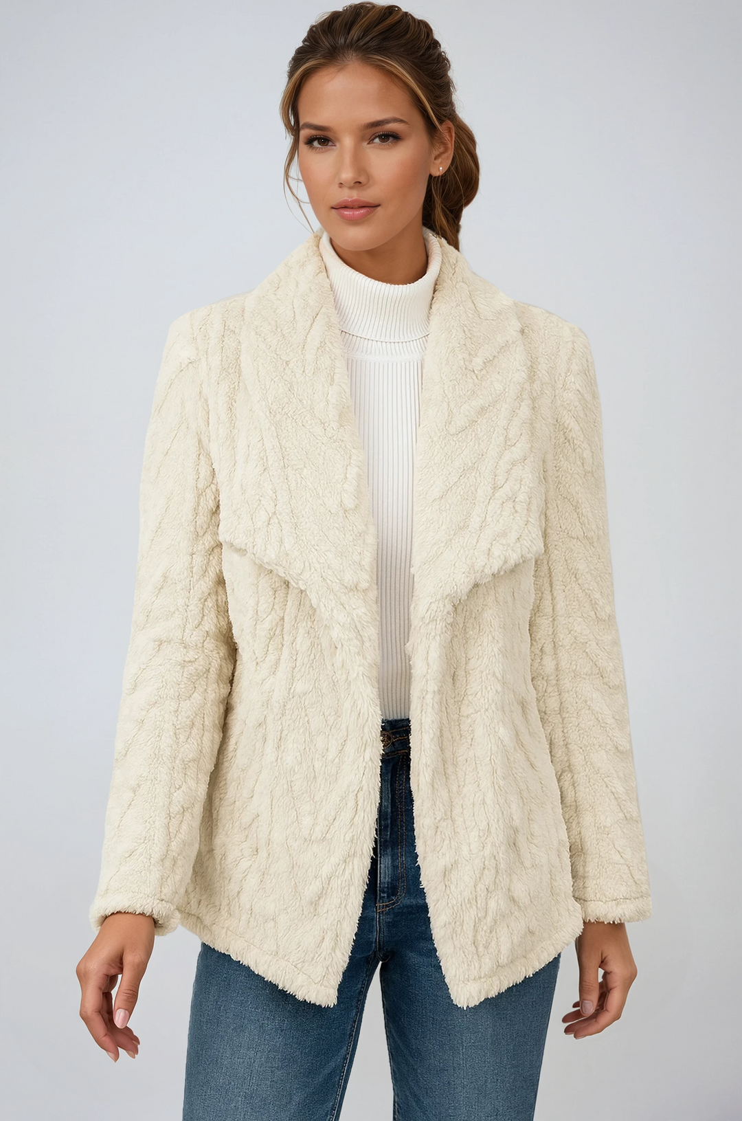 Abrigo suave y cálido para mujer, ideal para invierno, estilo elegante y casual. Moda femenina cómoda.