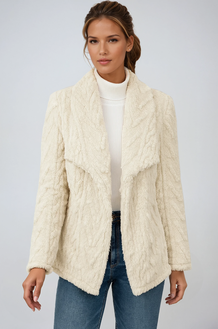 Abrigo suave y cálido para mujer, ideal para invierno, estilo elegante y casual. Moda femenina cómoda.