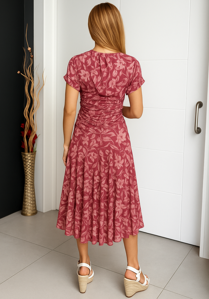 Vestido maxi negro con estilo fluido y elegante para mujer, ideal para eventos, fiestas y celebraciones con clase.