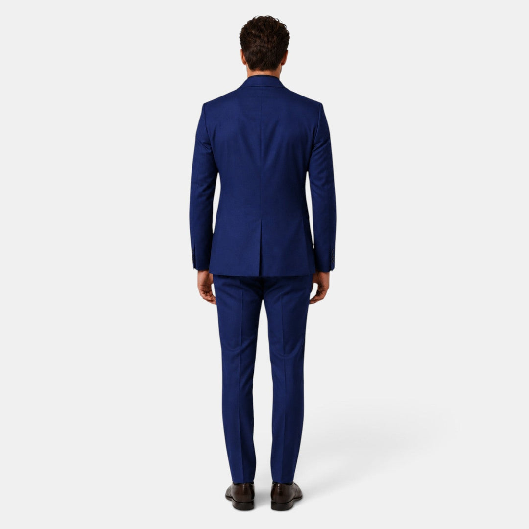 Traje de dos piezas para caballero, estilo formal, imprescindible en eventos y oficina.