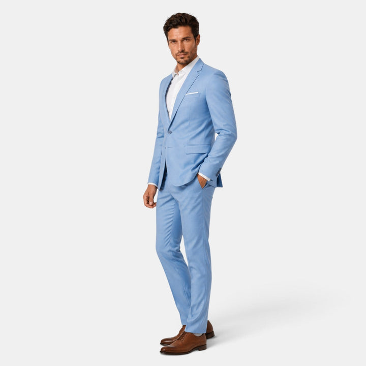 Traje formal masculino de dos piezas ideal para eventos y reuniones de negocios.