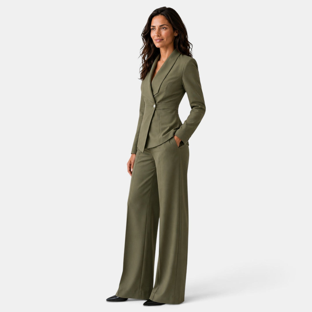 Traje de mujer completo: blazer elegante y pantalón entallado para un look profesional y sofisticado.
