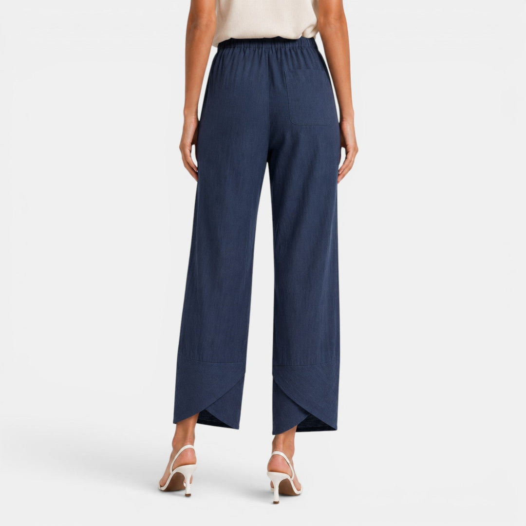 Comodidad en pantalón de lino ancho color tierra, estilo casual y relajado para mujer.