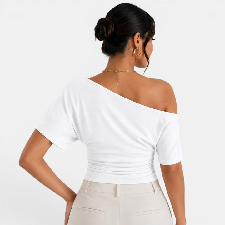 Top veraniego de hombros descubiertos para mujer. Estilo fresco, casual y femenino de moda.