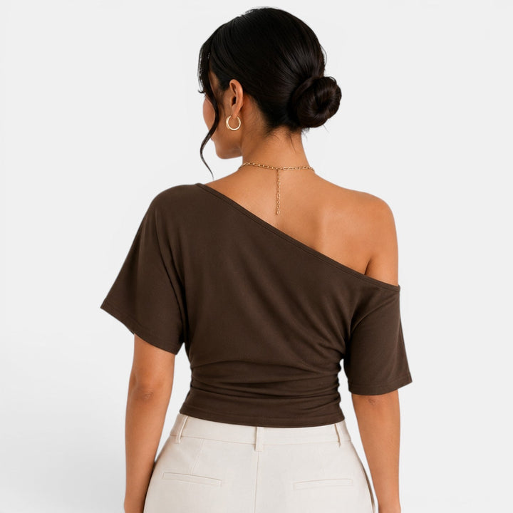 Top veraniego para mujer, hombros descubiertos. Frescura y elegancia casual para cualquier ocasión.