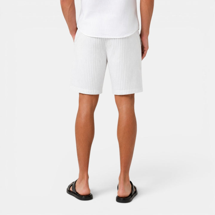 Pantalón corto lino hombre, frescura veraniega y comodidad. Estilo casual, playa y transpirable.