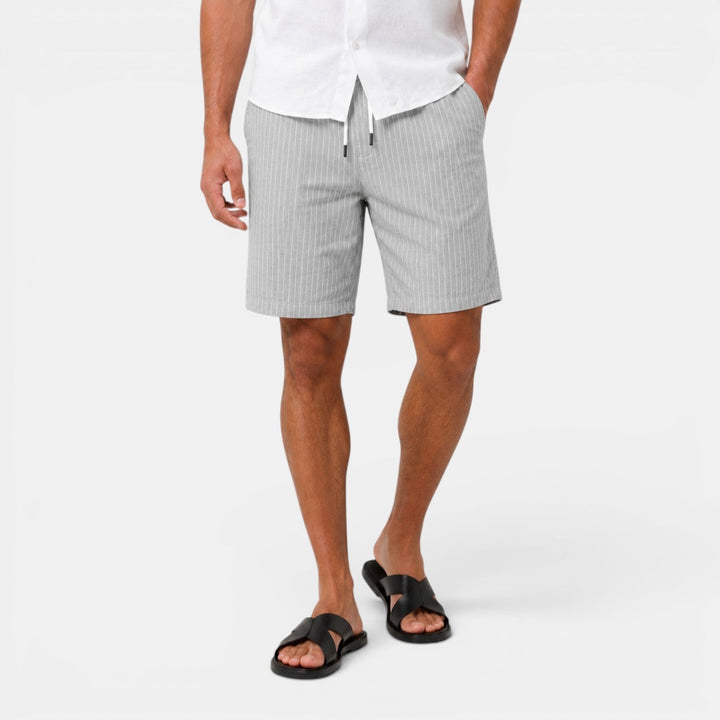 Pantalón corto de lino para hombre, frescura y comodidad en verano. Versátil para cualquier ocasión.