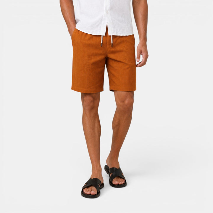 Pantalón corto lino hombre, ideal para el calor. Fresco, cómodo y con estilo de playa.