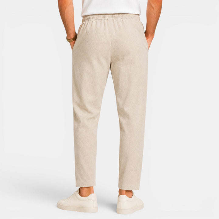 Pantalón de lino casual para hombre, estilo veraniego elegante y relajado.
