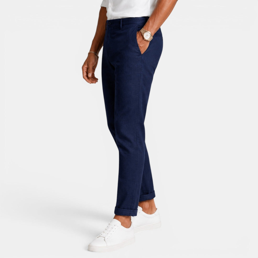 Lino de hombre: pantalón elegante y fresco. Perfecto para lucir con estilo y comodidad en verano.