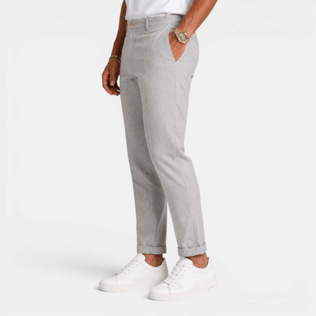 Pantalón de lino para hombre, un básico elegante y transpirable para tu guardarropa de verano.