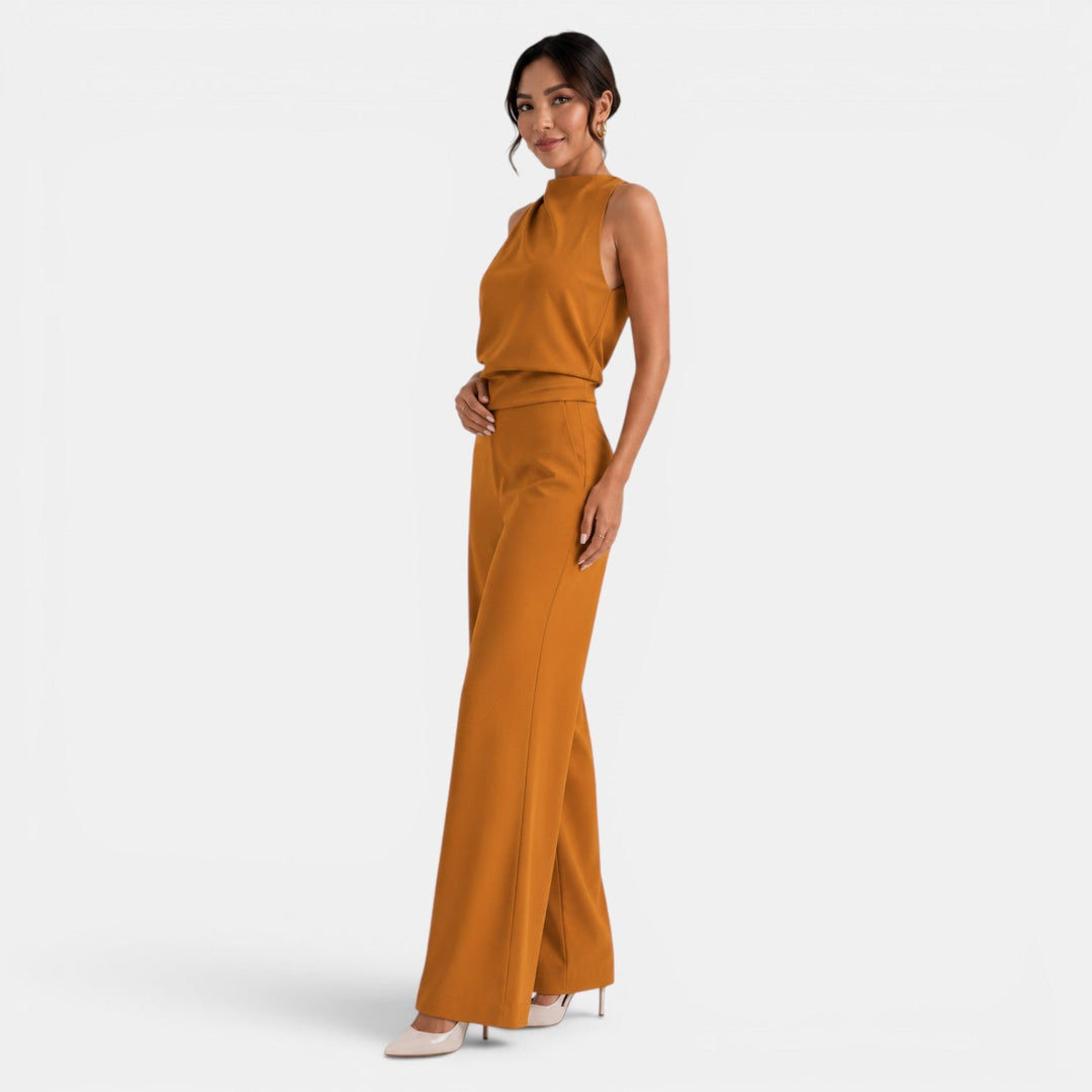 Mono mujer elegante para fiestas, estilo fluido y veraniego.