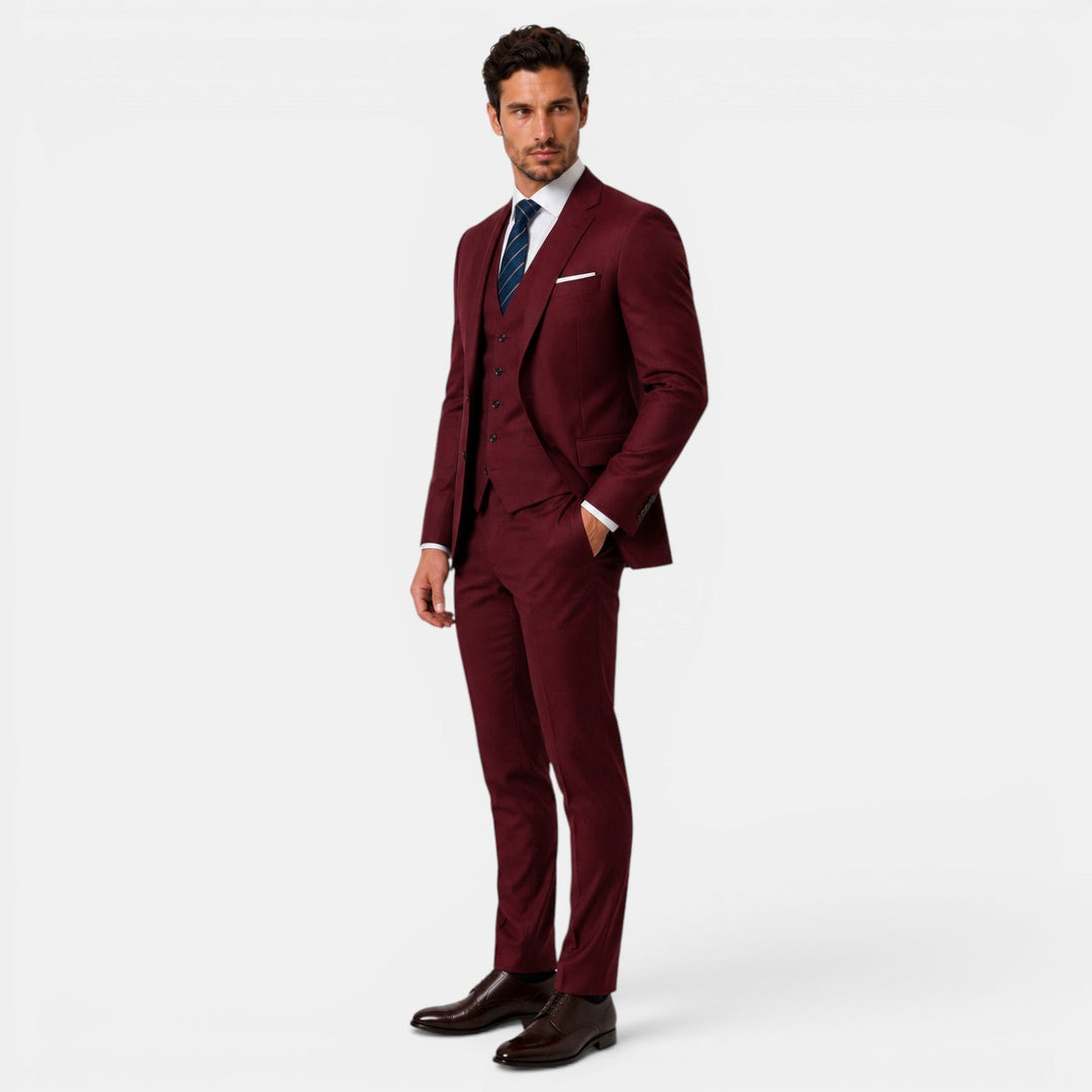 Espalda de traje de hombre slim fit. 3 piezas. Ajuste perfecto para un look formal impecable.