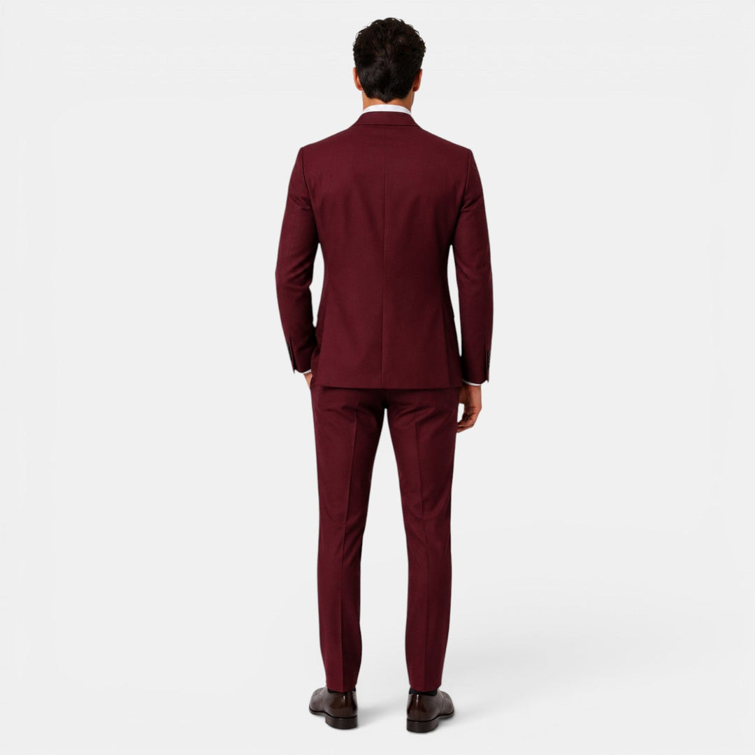 Traje de hombre elegante. 3 piezas slim fit. Lujo y distinción para eventos exclusivos.