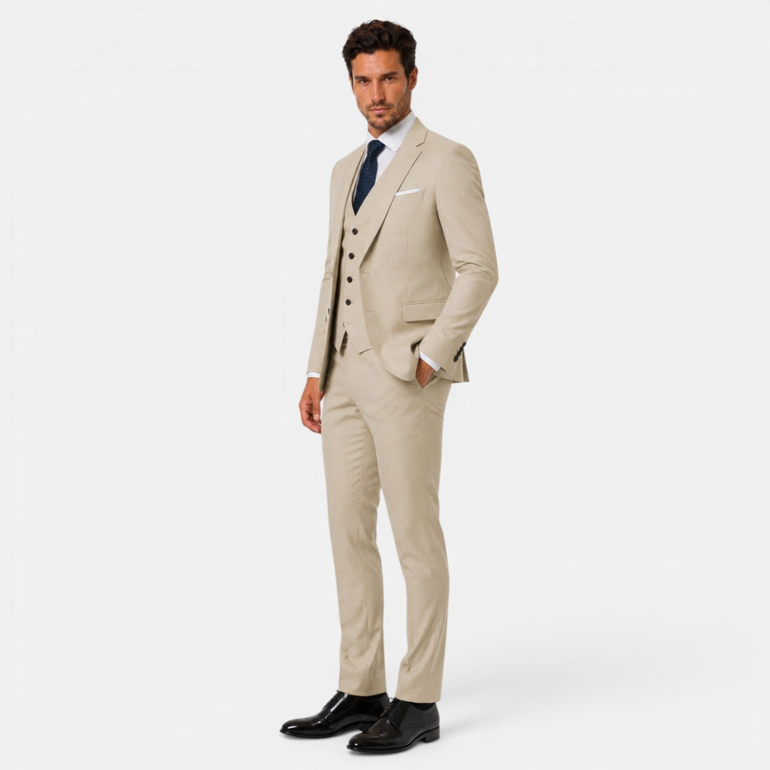 Versátil traje de hombre 3 piezas slim fit. Para eventos formales, bodas y oficina.