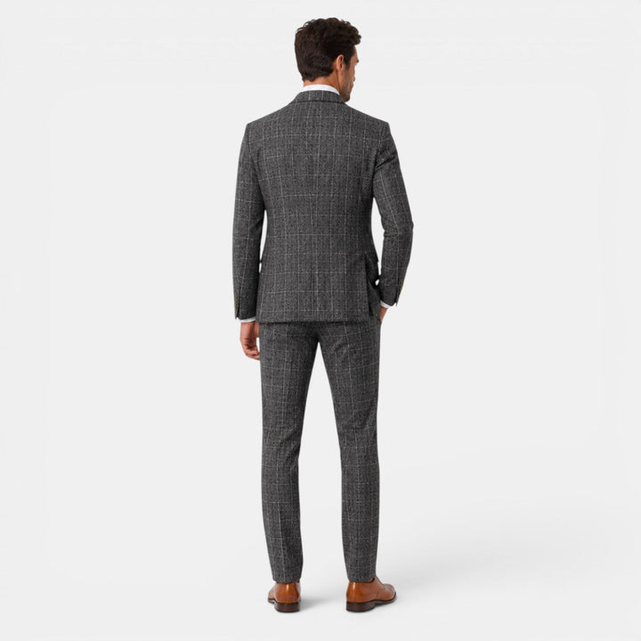 Traje de hombre a cuadros 3 piezas formal, ideal para bodas, celebraciones y reuniones. Moda masculina elegante.