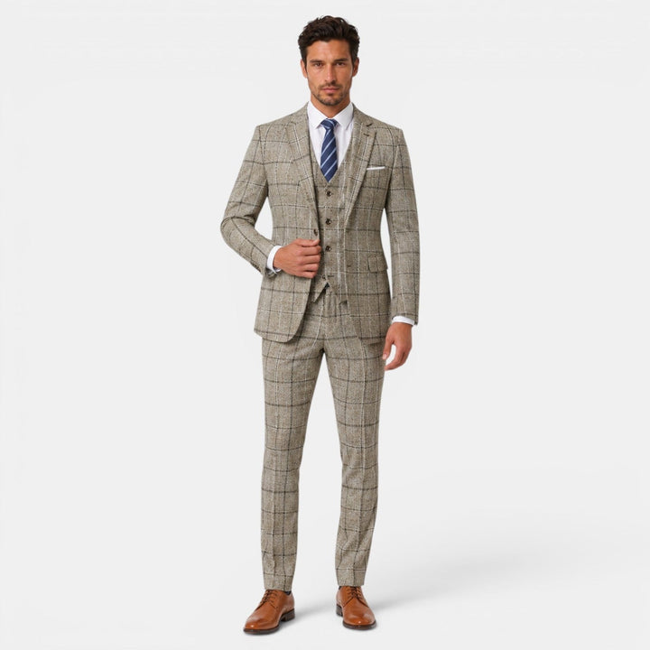 Traje de hombre a cuadros 3 piezas, un look elegante y sofisticado para cualquier ocasión formal.