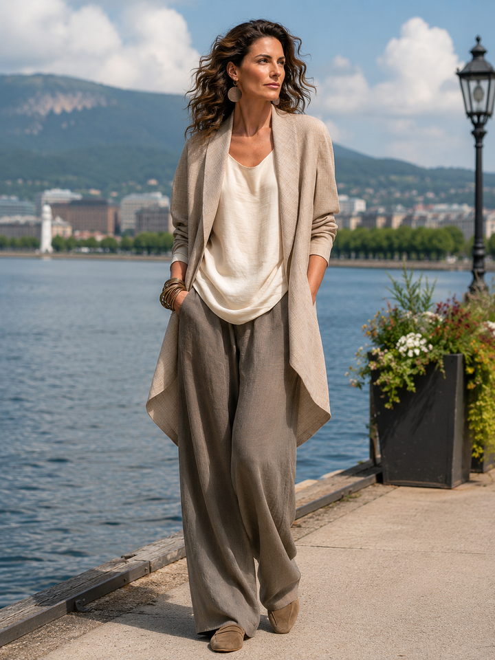 Estilo bohemio elegante: conjunto de tres piezas para mujer con chaqueta larga, pantalón ancho y blusa. Moda femenina.