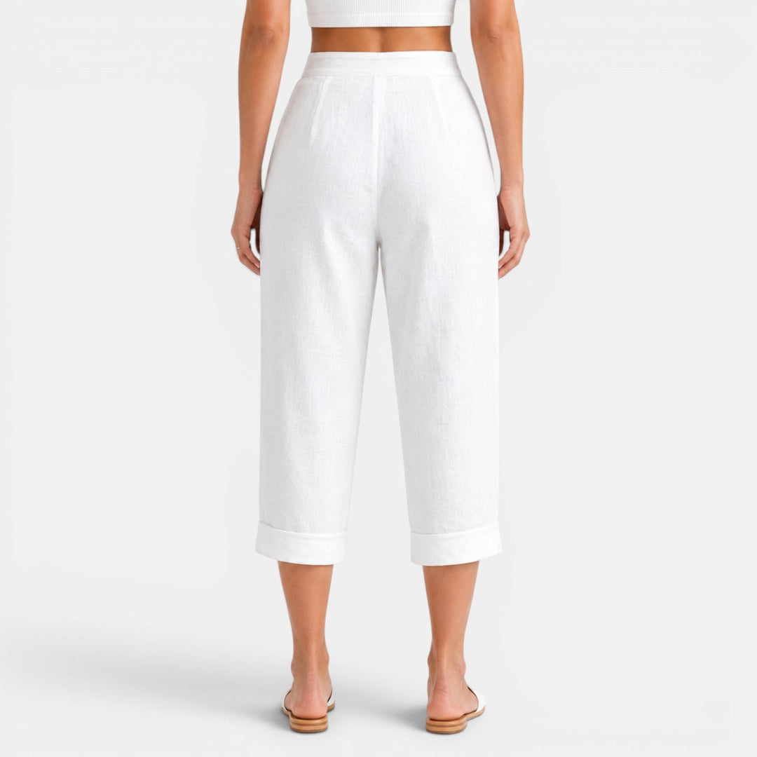 Pantalón capri elegante de lino para mujer, ideal para vacaciones o look casual de verano.