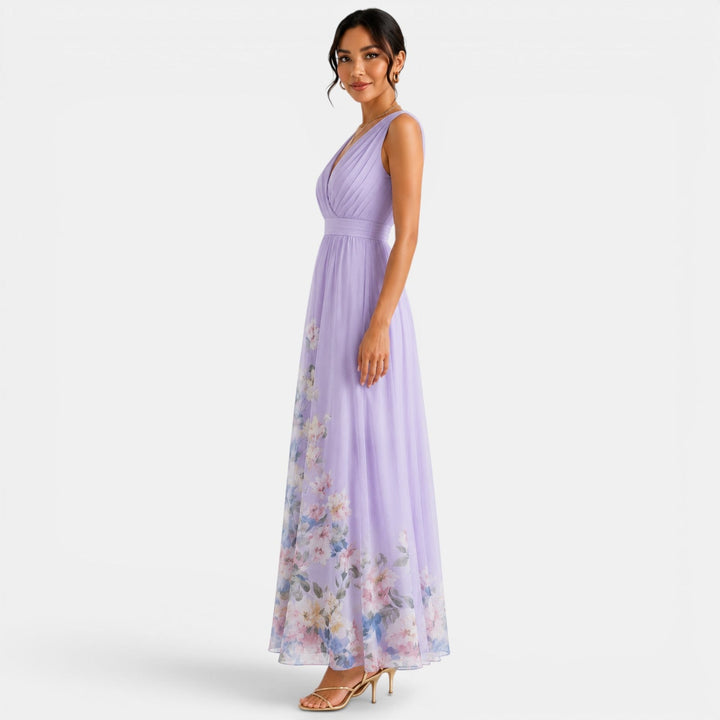 Vestido maxi elegante floral de chifón para mujer, con caída fluida, ideal para eventos de verano.
