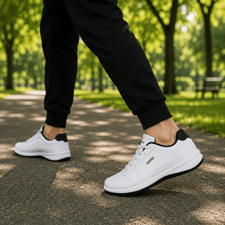 Zapatillas de hombre ortopédicas resistentes. Ofrecen soporte superior y confort duradero para uso diario.