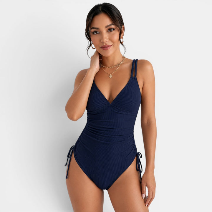 Bañador mujer elegante con escote V profundo, tirantes finos. Perfecto para verano, playa y piscina.