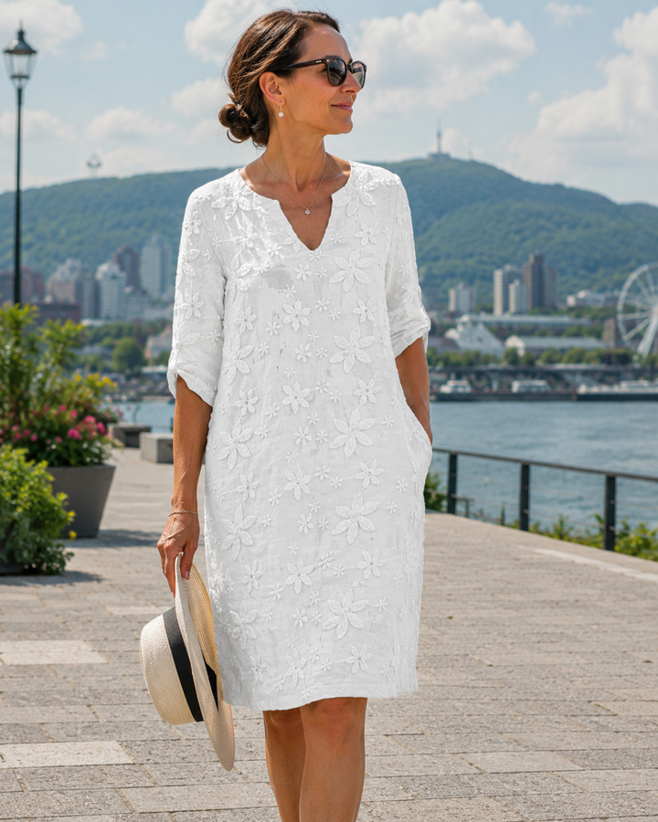 Vestido floral de mujer con escote V y manga 3/4. Ideal para primavera, verano y un estilo casual.