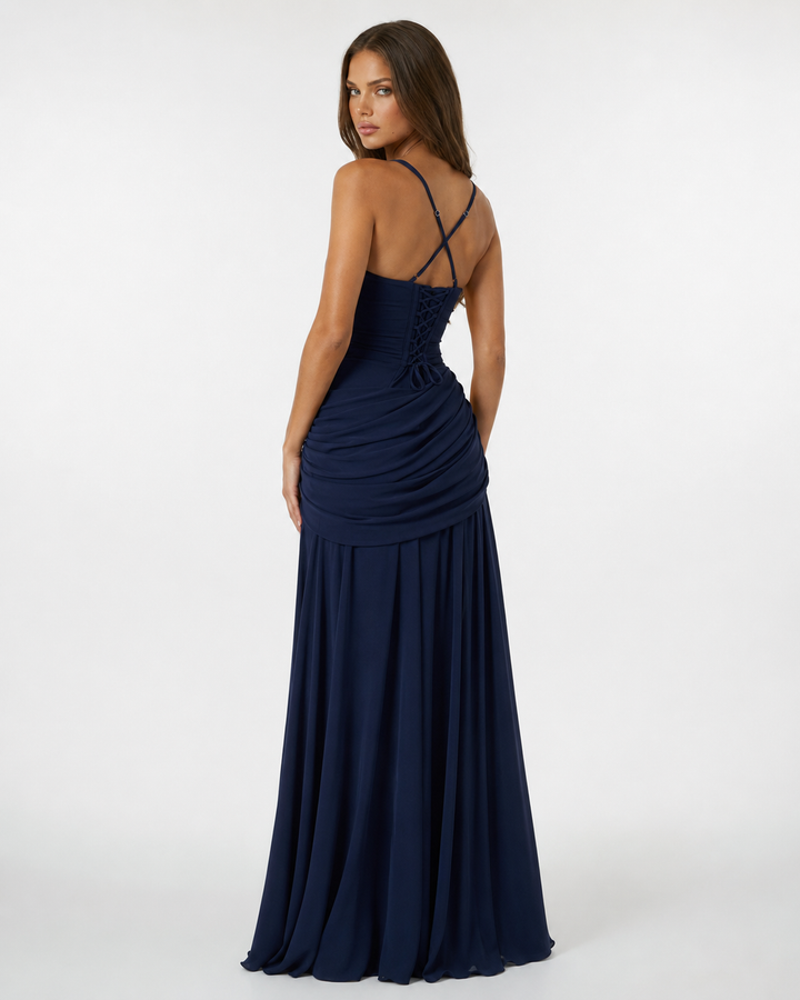 Vestido maxi de moda con escote cuadrado, drapeado y tirantes ajustables para mujer elegante.