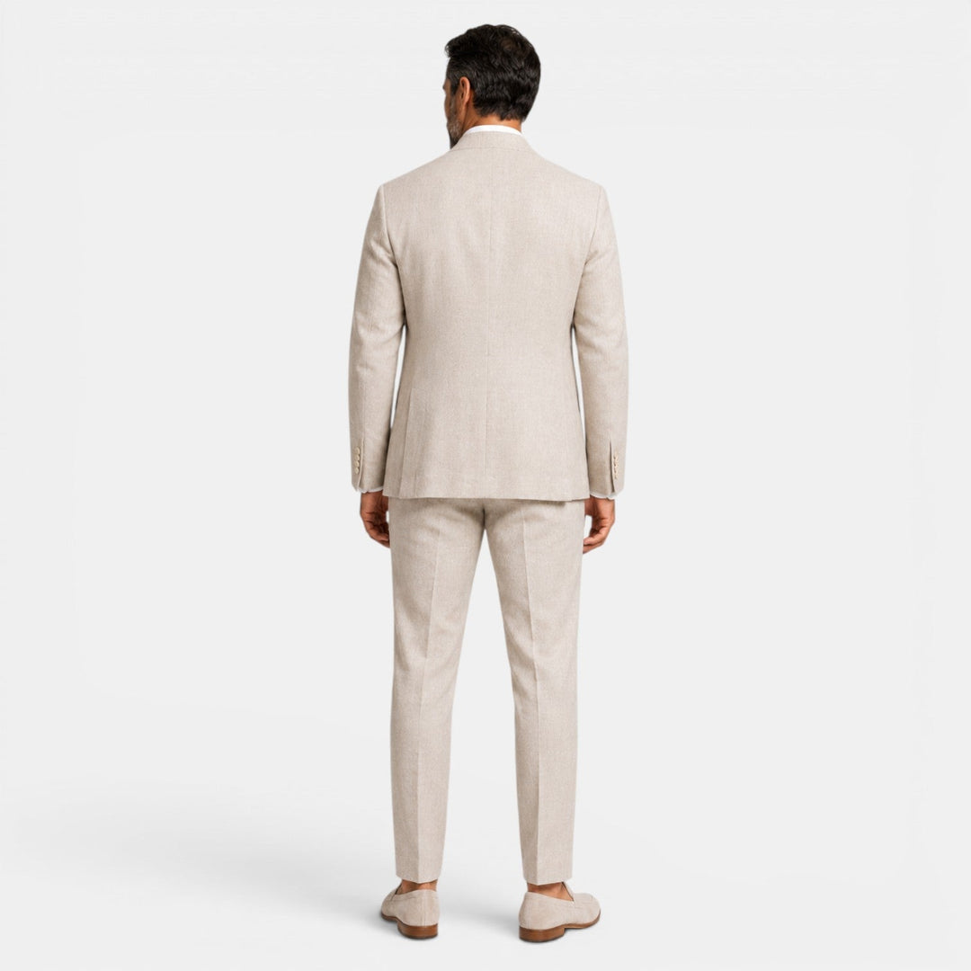 Traje de lino ligero para hombre, perfecto para un look fresco y elegante de verano.