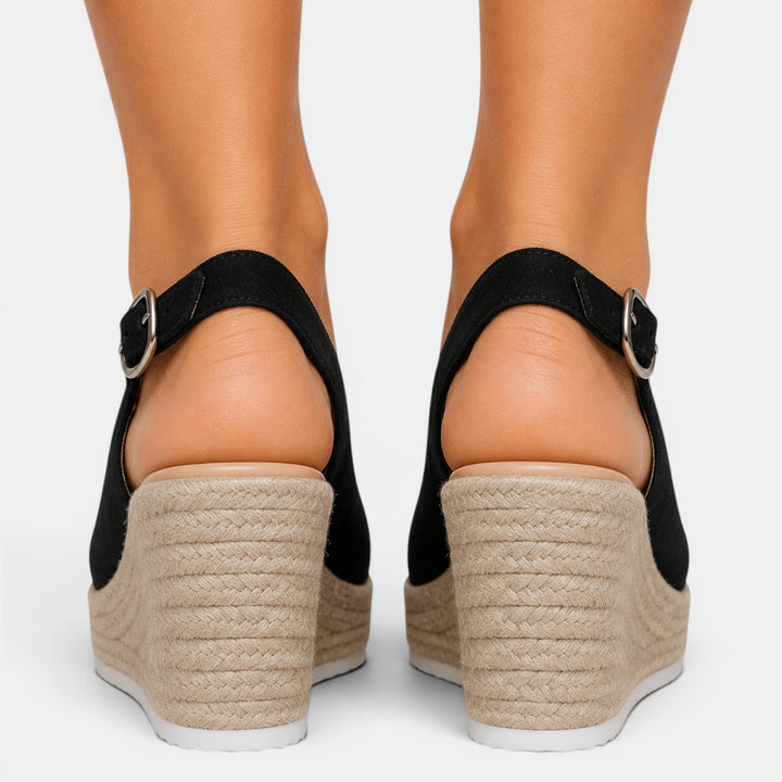 Sandalias cuña negras para mujer. Calzado de verano elegante, cómodo y estilo casual con diseño peep toe.