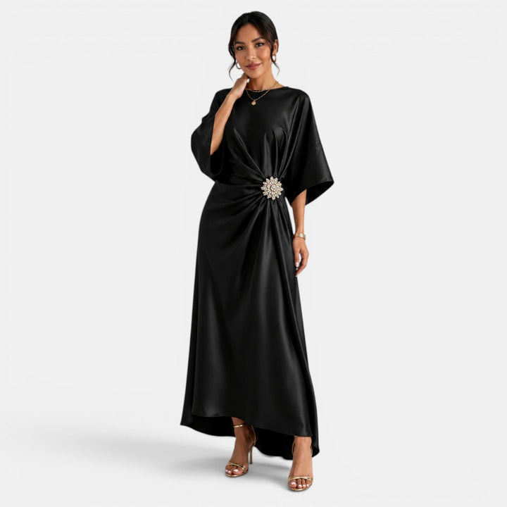 Vestido satinado largo elegante para mujer, ideal para fiesta o boda. Estilo sofisticado.
