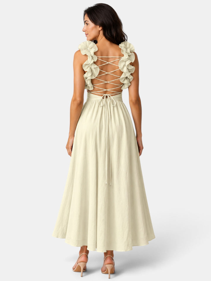 Vestido elegante floral para mujer con detalles sofisticados, ideal para eventos de gala o celebraciones importantes.