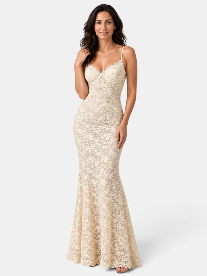 Vestido elegante de mujer con encaje transparente, perfecto para fiestas y ocasiones especiales.