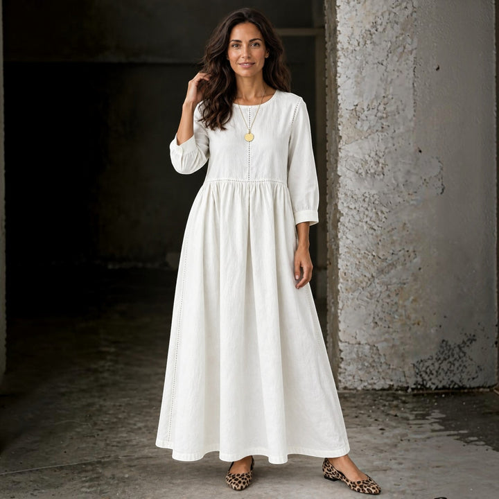 Vestido vaquero largo de mujer con mangas largas. Prenda femenina casual chic, perfecta para un look urbano o elegante.
