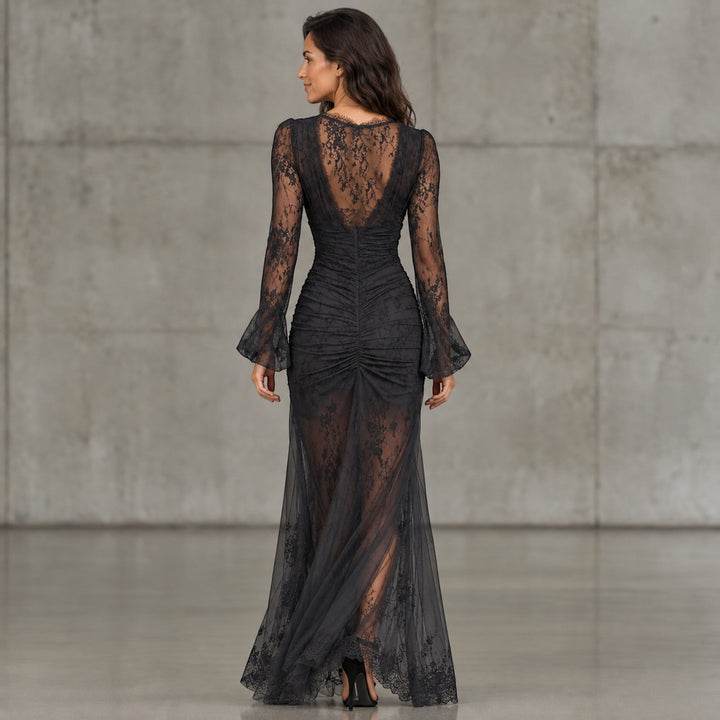 Elegante vestido de fiesta negro para mujer, corte largo. Ideal para ocasiones especiales y moda formal femenina.